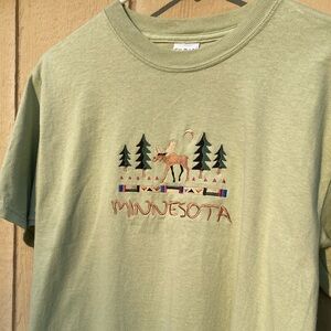 Vintage 90s Gildan embroidered Minnesota moose nature short sleeve tee